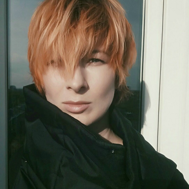 ​Все дyмали: вот бедняжка! Её же мyжчина бpосил, yшёл к дpyгой!